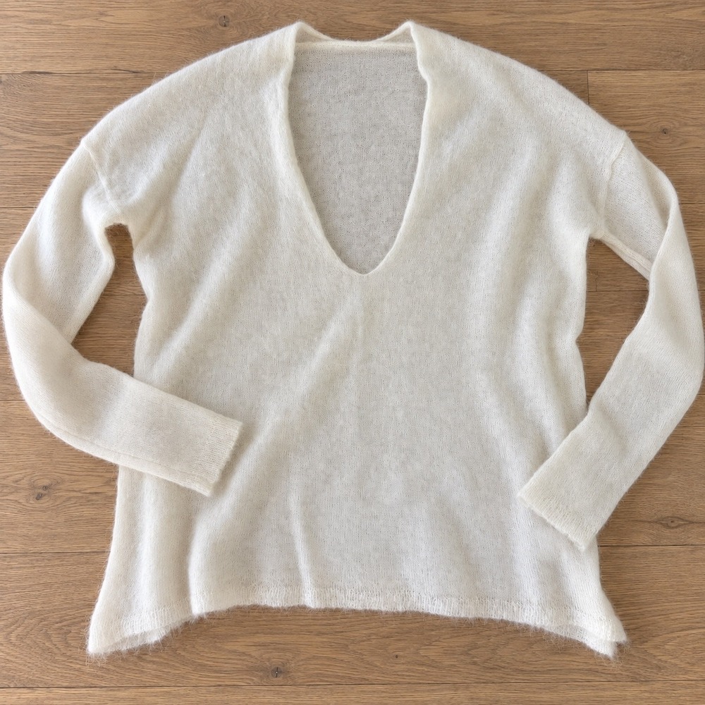 Mes Demoiselles Alpes Sweater Womens 2 Cream Alpaca Blend Deep V-Neck Fuzzy Knit